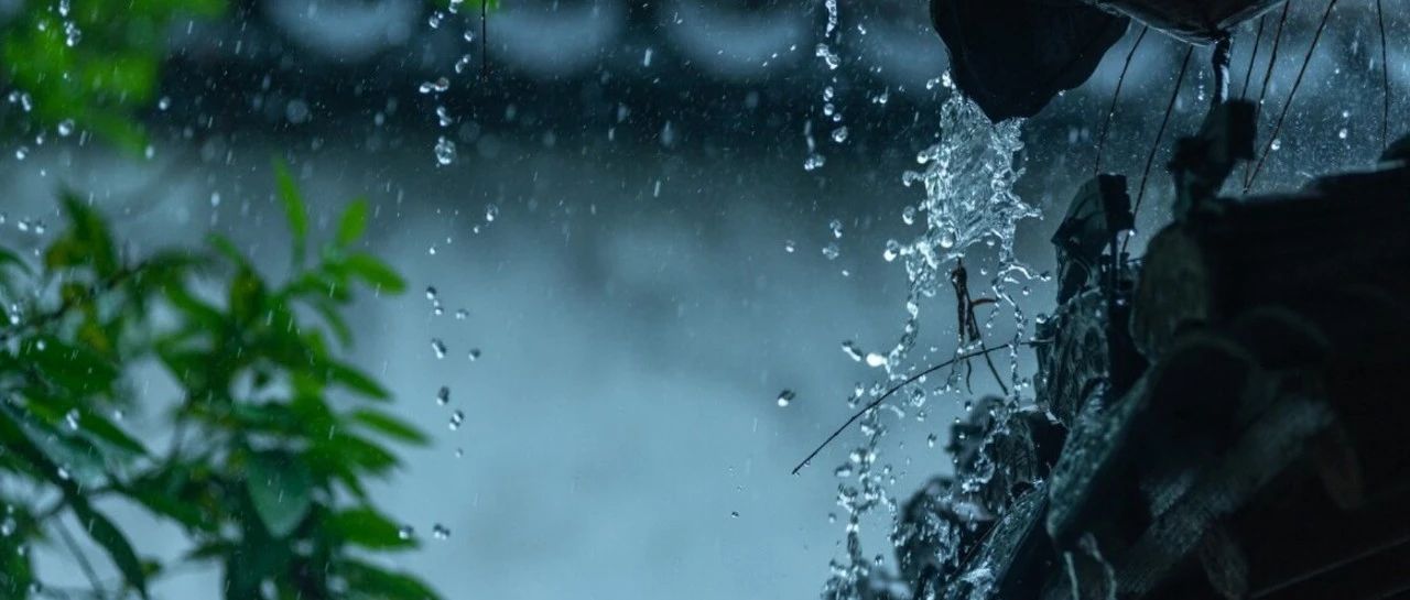 闲梦江南梅熟日，夜船吹笛雨萧萧。