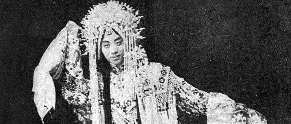 “花旦大王”筱翠花1925年在上海演出时，剧评人的记载